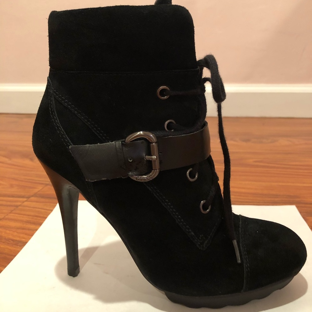 Guess ankle booties 5.5